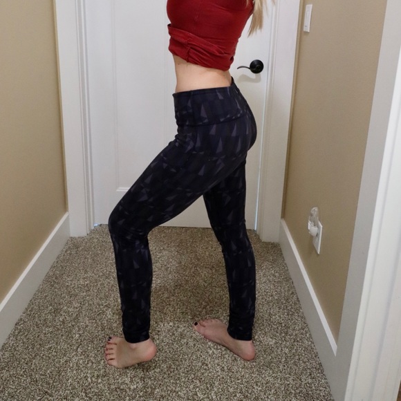 Lululemon leggings size 8 - Picture 4 of 14